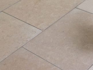 Dartmoor Cream Tumbled Limestone tile