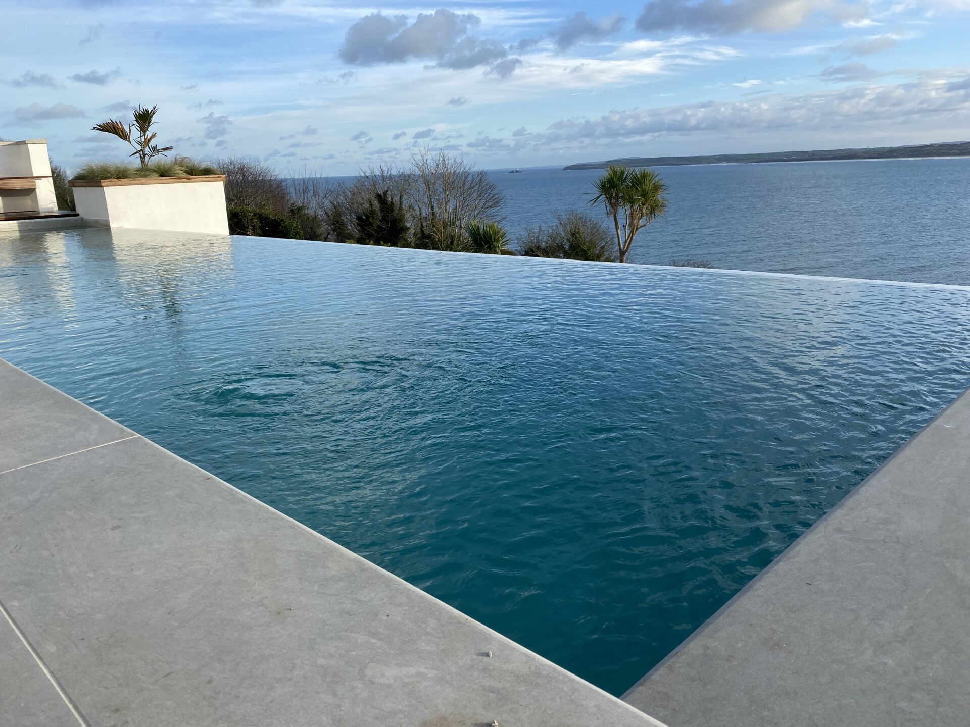 Limestone_tile_St_ives_Cornwall_tiling_swimming_pool